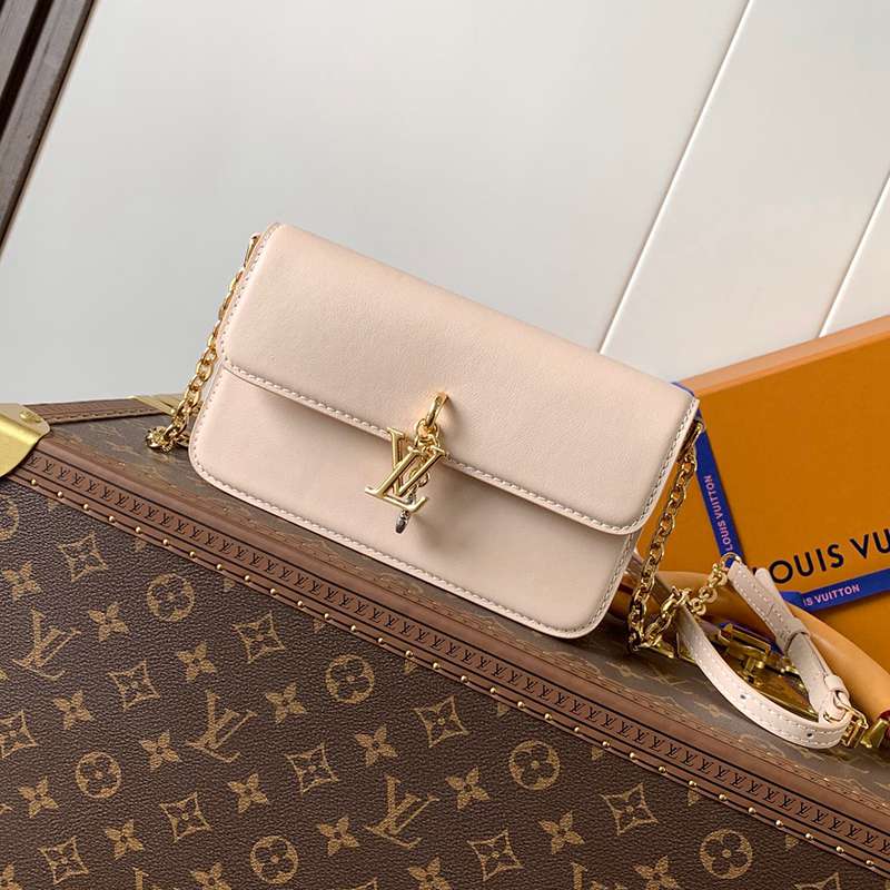 Saint Laurent Classic Cassandre Chain Wallet — صورة 2
