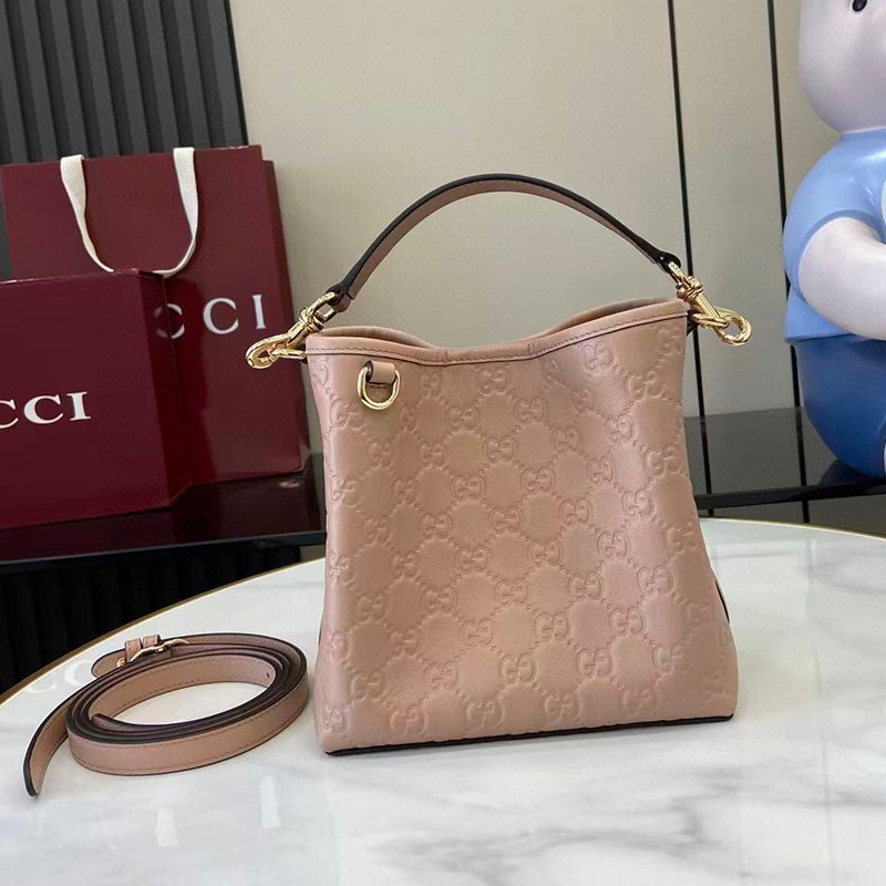 Gucci GG Emblem Small Bucket Bag — صورة 1