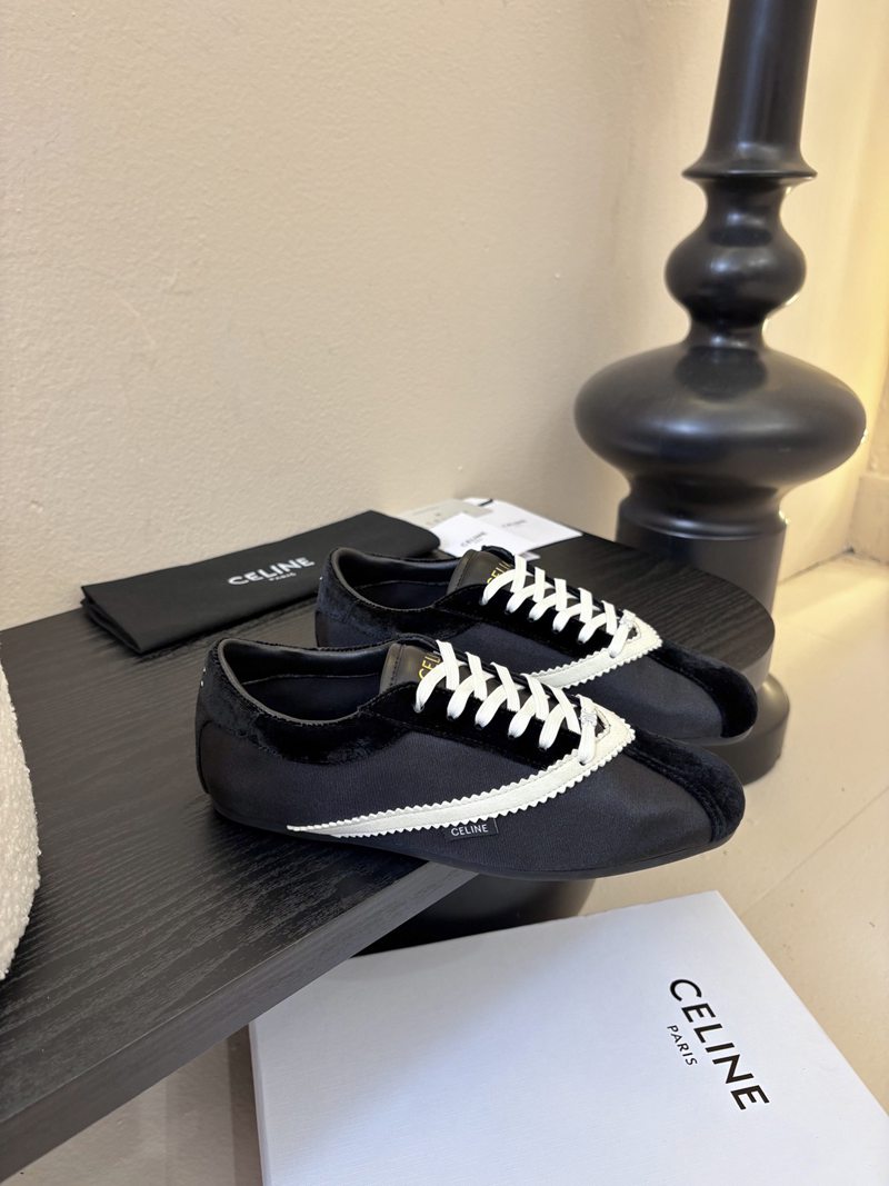 Celine CT-07 Color-Block Low-Top Sneakers — صورة 1