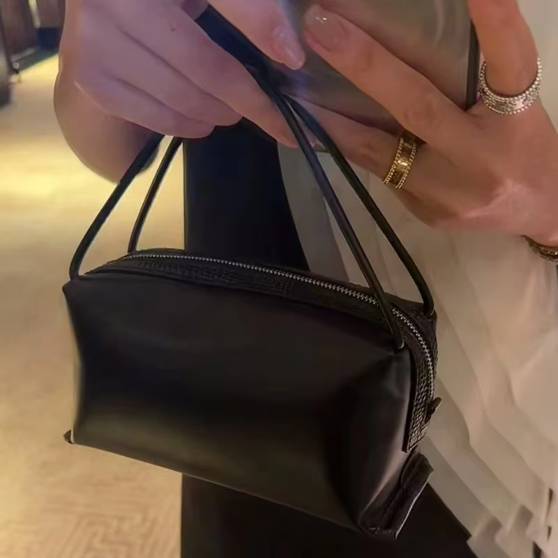 Structured Square Mini Shoulder Bag — صورة 1