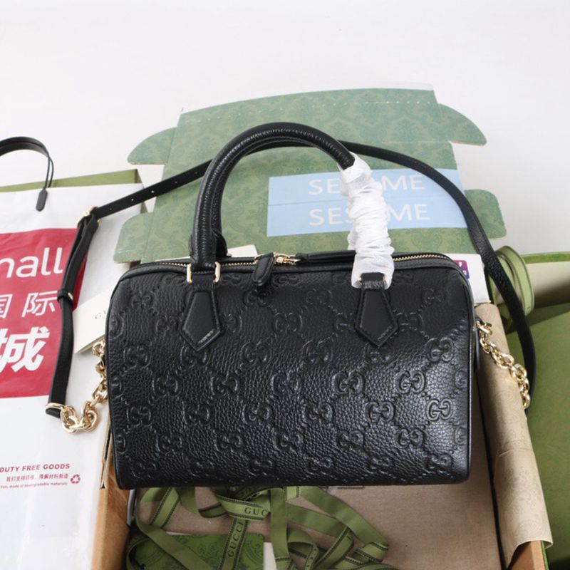 Gucci GG Emblem Top Handle Bag — صورة 1