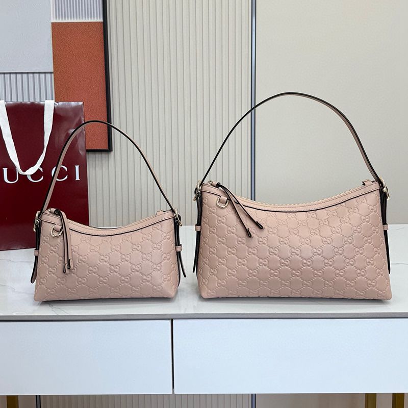 Gucci GG Embossed Hobo Bag — صورة 1