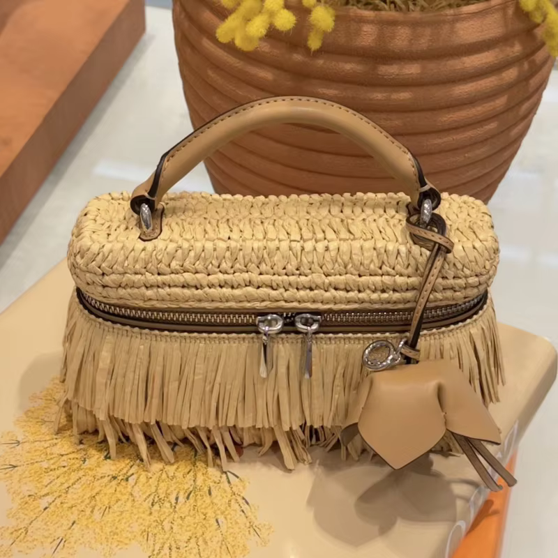 Fringed Straw Top Handle Bag — صورة 1