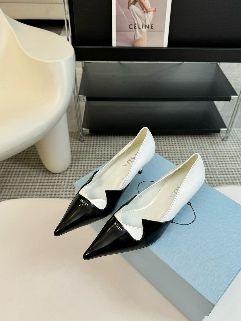 Prada Two-Tone Pointed-Toe Pumps — صورة 1
