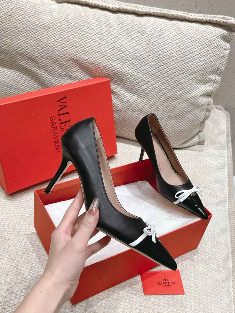 Valentino Garavani Bow-Detail Pointed-Toe Pumps — صورة 1