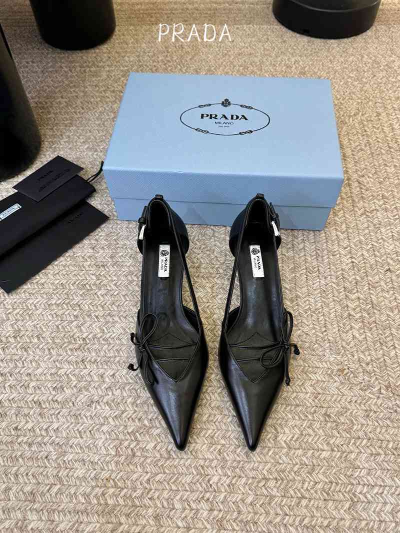 Prada Bow-Detail Pointed-Toe Slingback Pumps — صورة 1