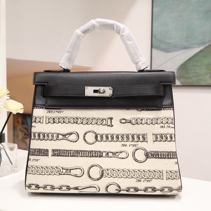 Hermès Canvas Shoulder Bag — صورة 1
