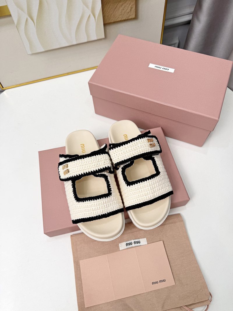 Miu Miu Double-Buckle Platform Slides — صورة 1