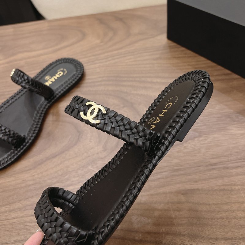 CHANEL Braided Leather Sandals — صورة 1