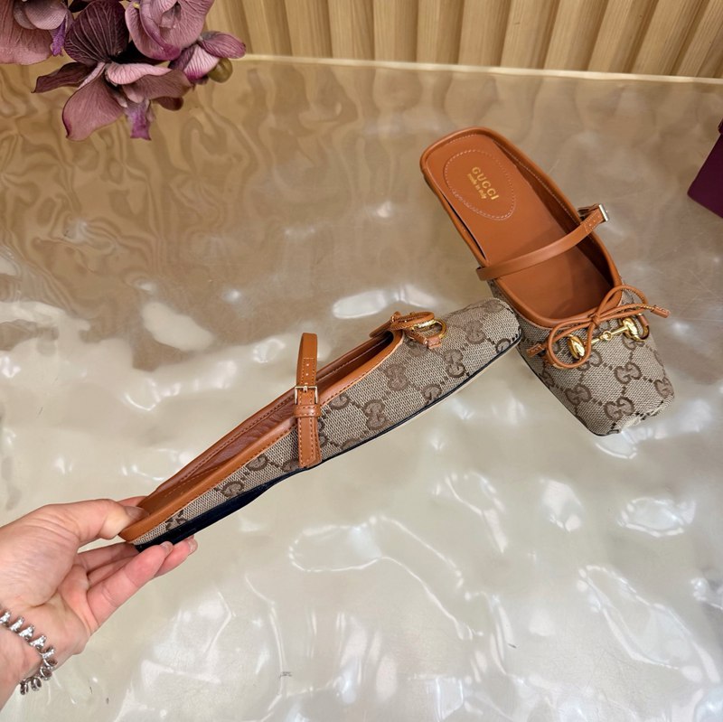 GUCCI Horsebit Square-Toe Slides — صورة 1