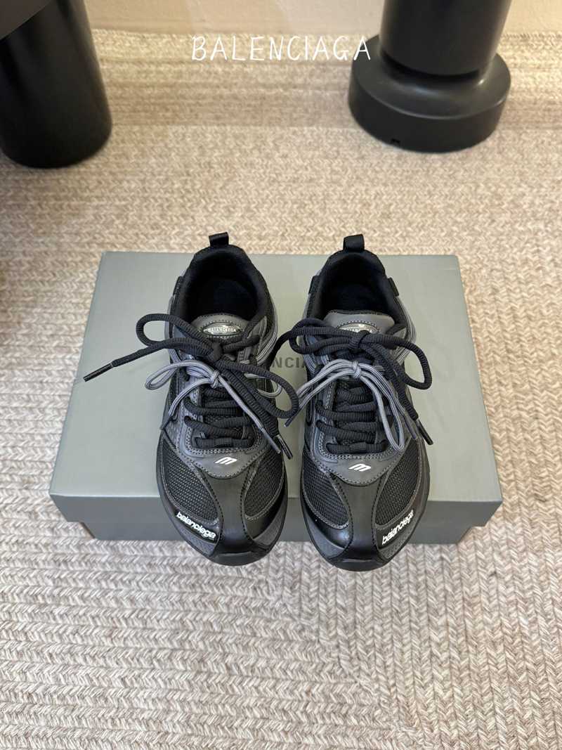 Balenciaga Runner Sneakers — صورة 1
