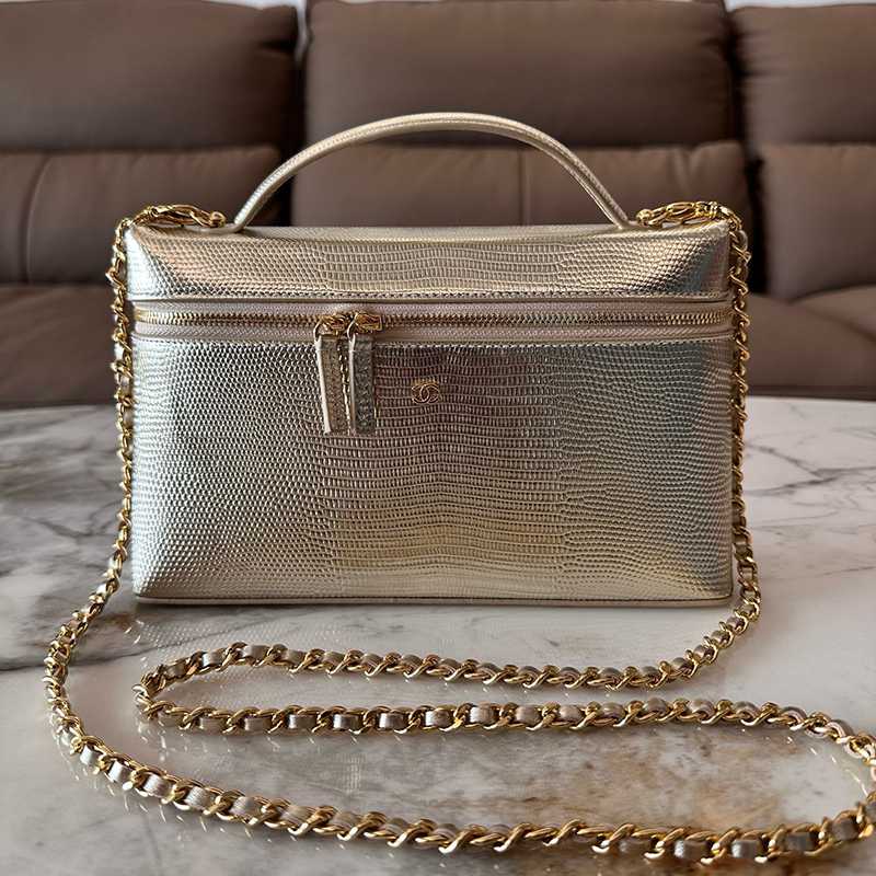 Chanel Metallic Vanity Case — صورة 1